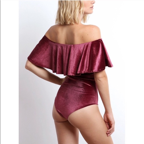 SEXY Velvet RUFFLE bodysuit 💋 - Picture 2 of 2